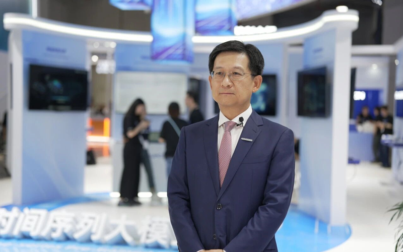 崔山受新华社专访：以工业具身智能重构生产力，引领流程工业智能化升级